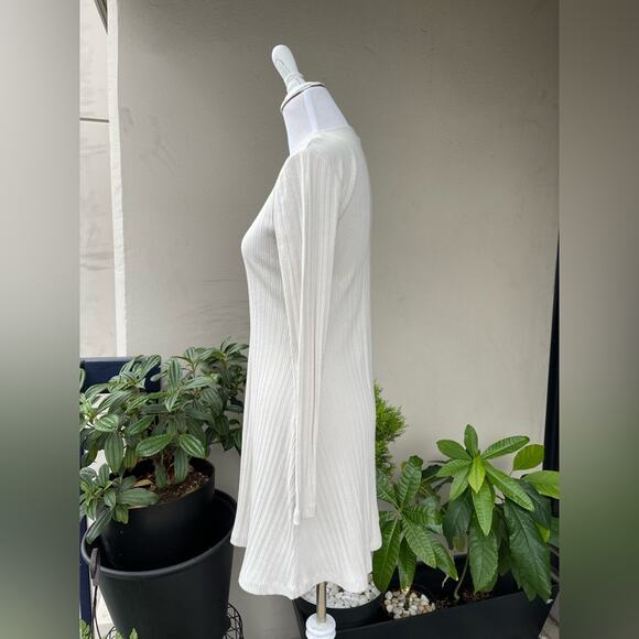 ☘️ Zara Ribbed Knit Long Sleeve Fit and Flare Mini Dress in Gray/ Stone col… - Picture 3 of 8